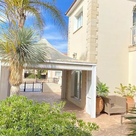 Holiday home 3 Bedroom Alakati Luxury Paralimni