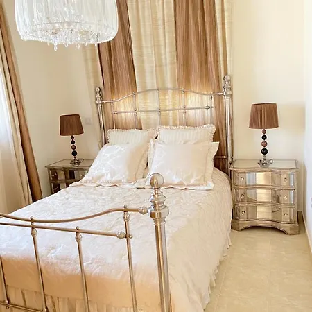 Holiday home 3 Bedroom Alakati Luxury
