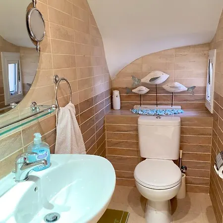 別荘 3 Bedroom Alakati Luxury パラリムニ