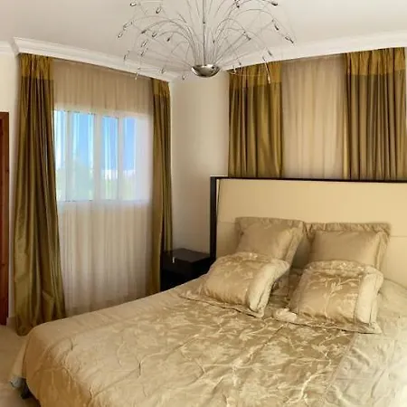 3 Bedroom Alakati Luxury 別荘 パラリムニ